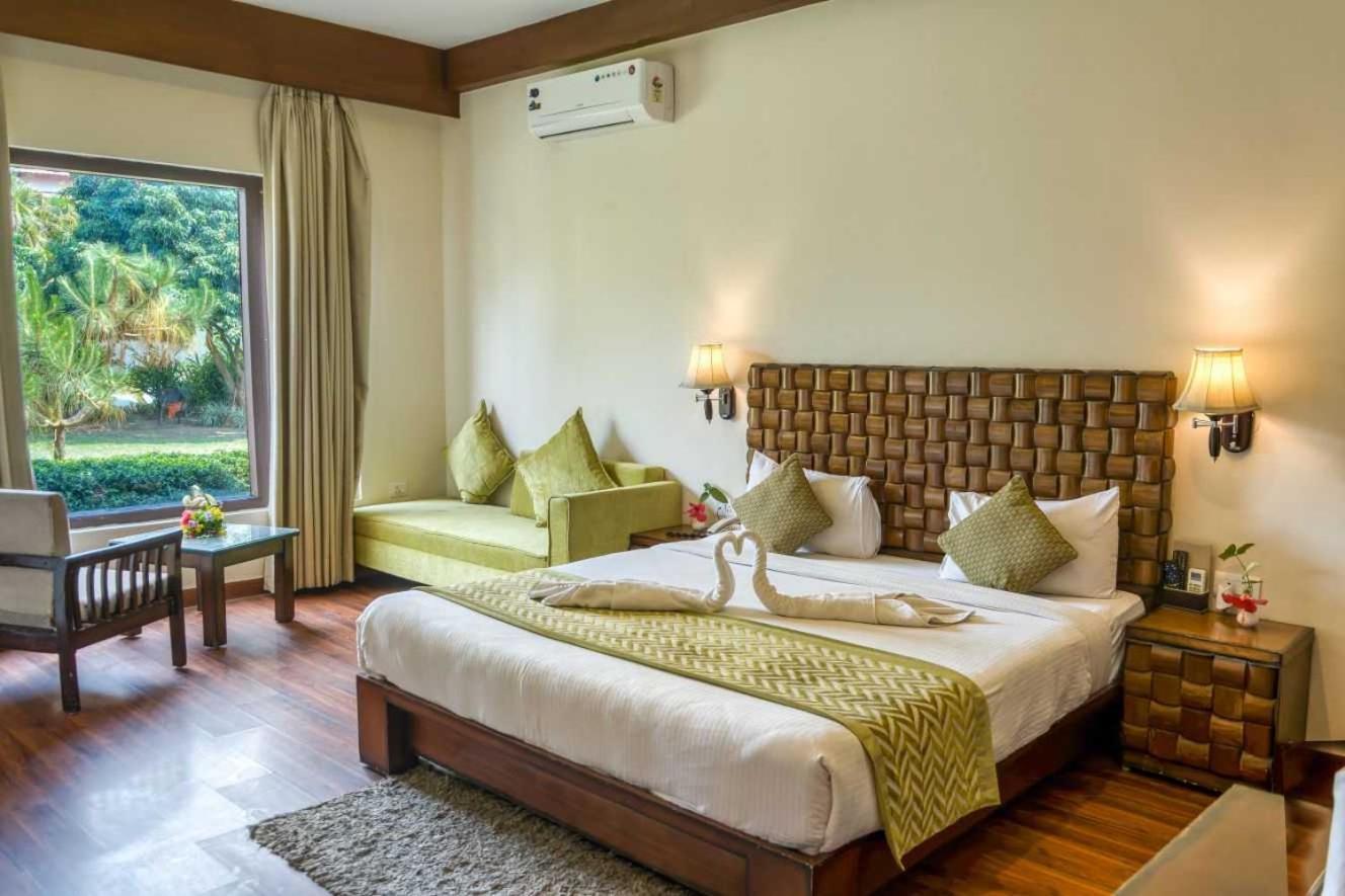 Sunday Alaya Corbett Villa Rāmnagar Exterior foto