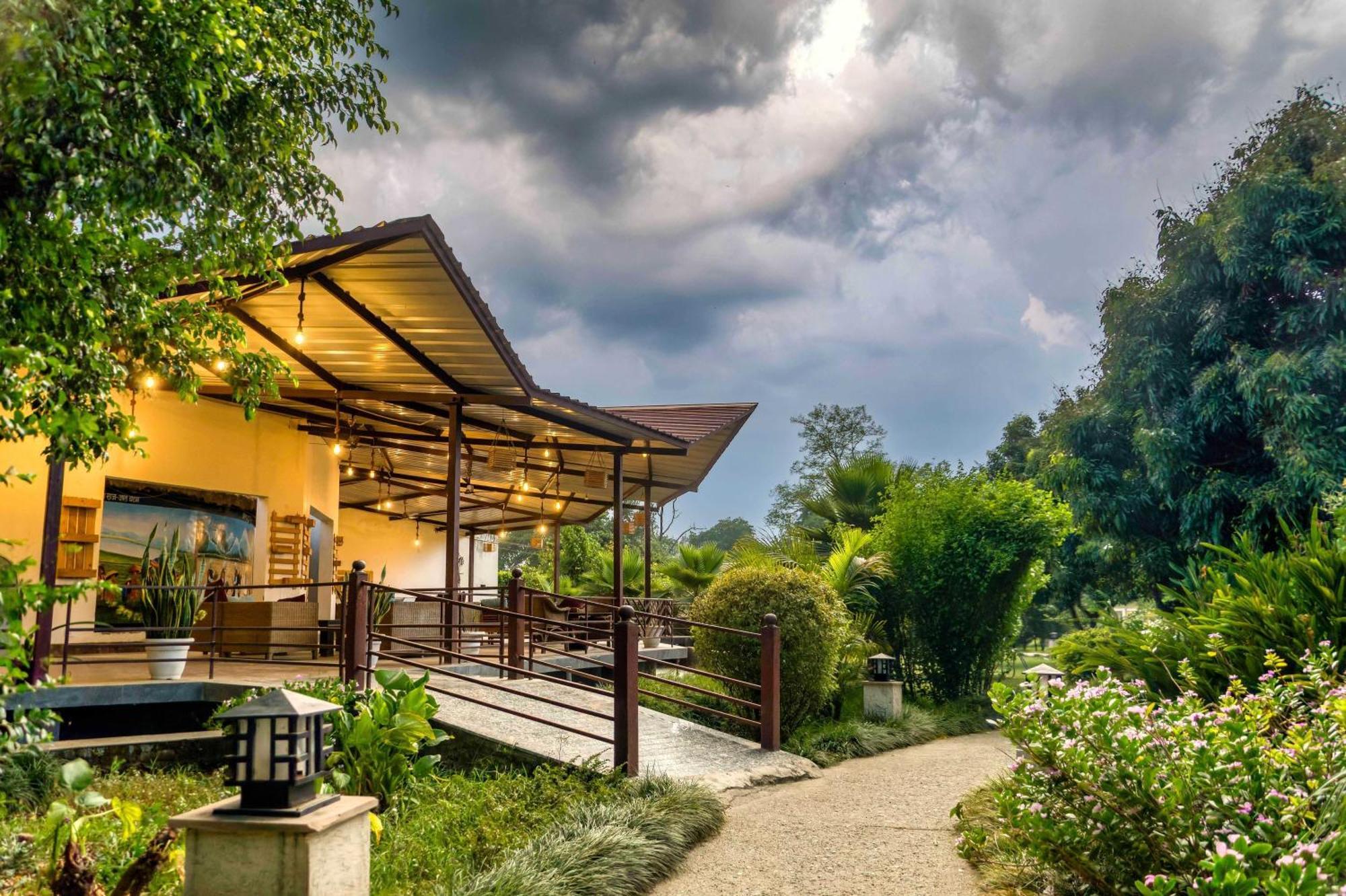 Sunday Alaya Corbett Villa Rāmnagar Exterior foto